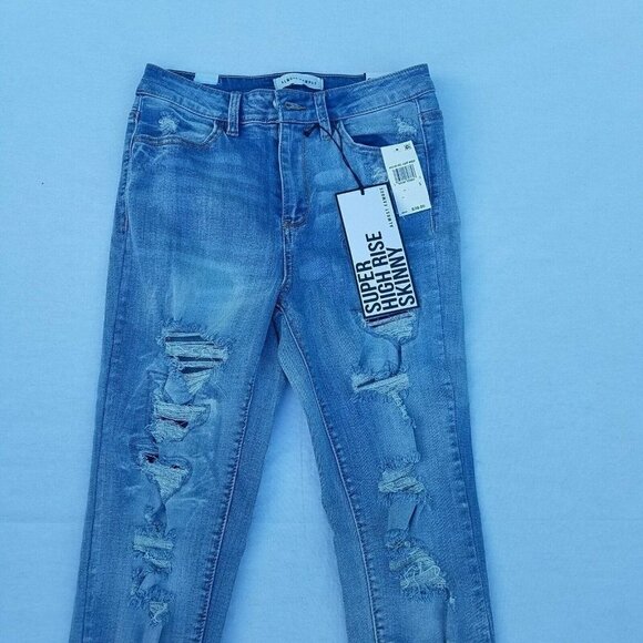 WOMEN'S Almost Famous Hi-Rise Distressed Super Skinny. Size 5. New With Defect - Picture 3 of 9